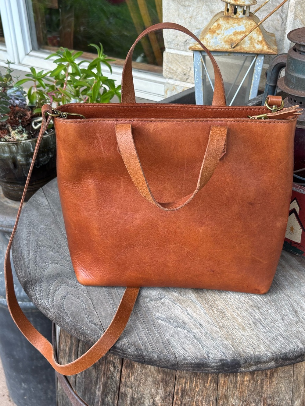 Madewell Transport Leather Zip Top Tote Bag in Cognac Brown - Picture 4 of 11